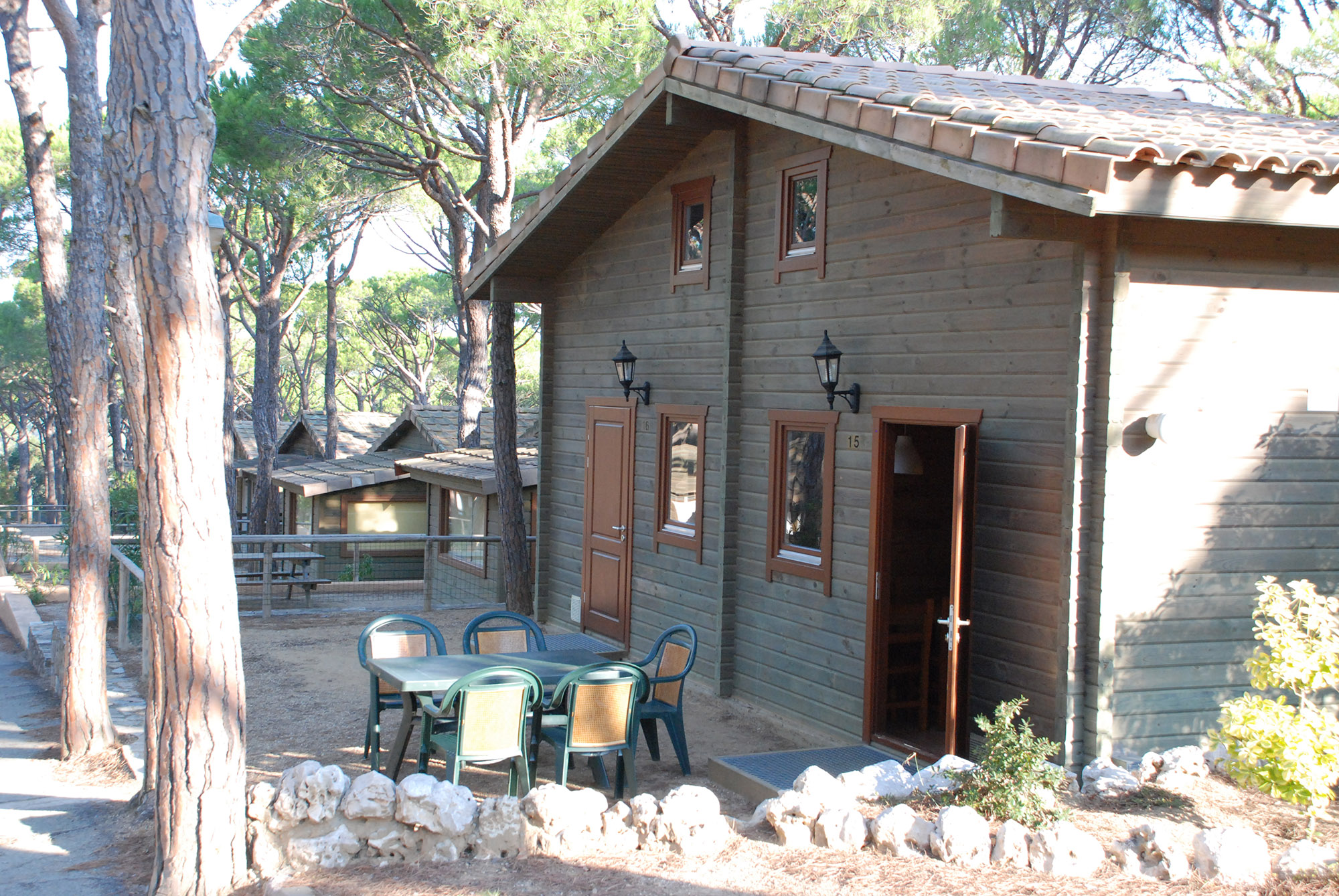  BUNGALOWS  Caproig